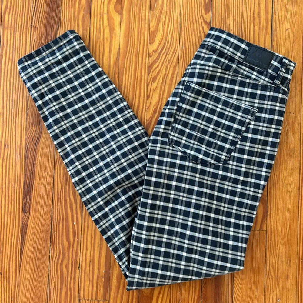 American Eagle blue and cream plaid jeans